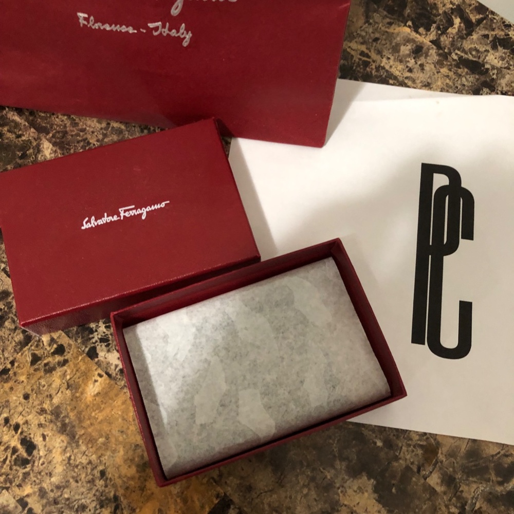 Salvatore Ferragamo Card Holder - Picture 5 of 11